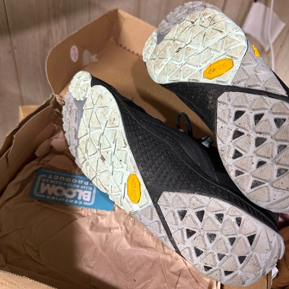 Women’s merrell hiking barefoot - trail glove 6 black with Gray Accents 7.5 - Picture 4 of 7